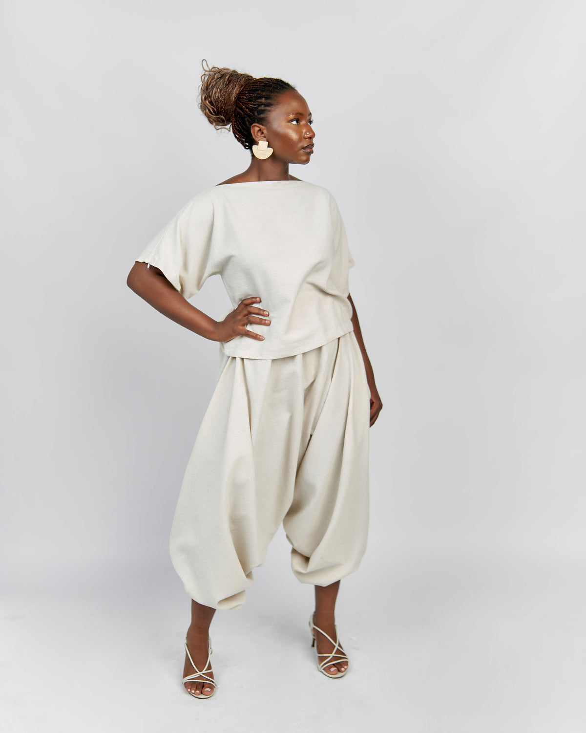 Ola tee – undyed by The Sustainabilaty Lifestyle – view 2